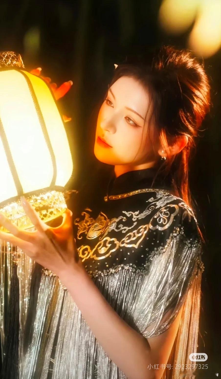 张予曦[超话] 看深情眼认识姐姐的，对于美女我真的白看不厌[拜托]百变女神什么风
