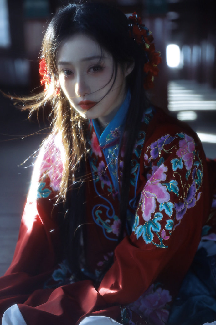 胡连馨美貌这一块从未被质疑，太美了馨儿[awsl][awsl][awsl]，摄人