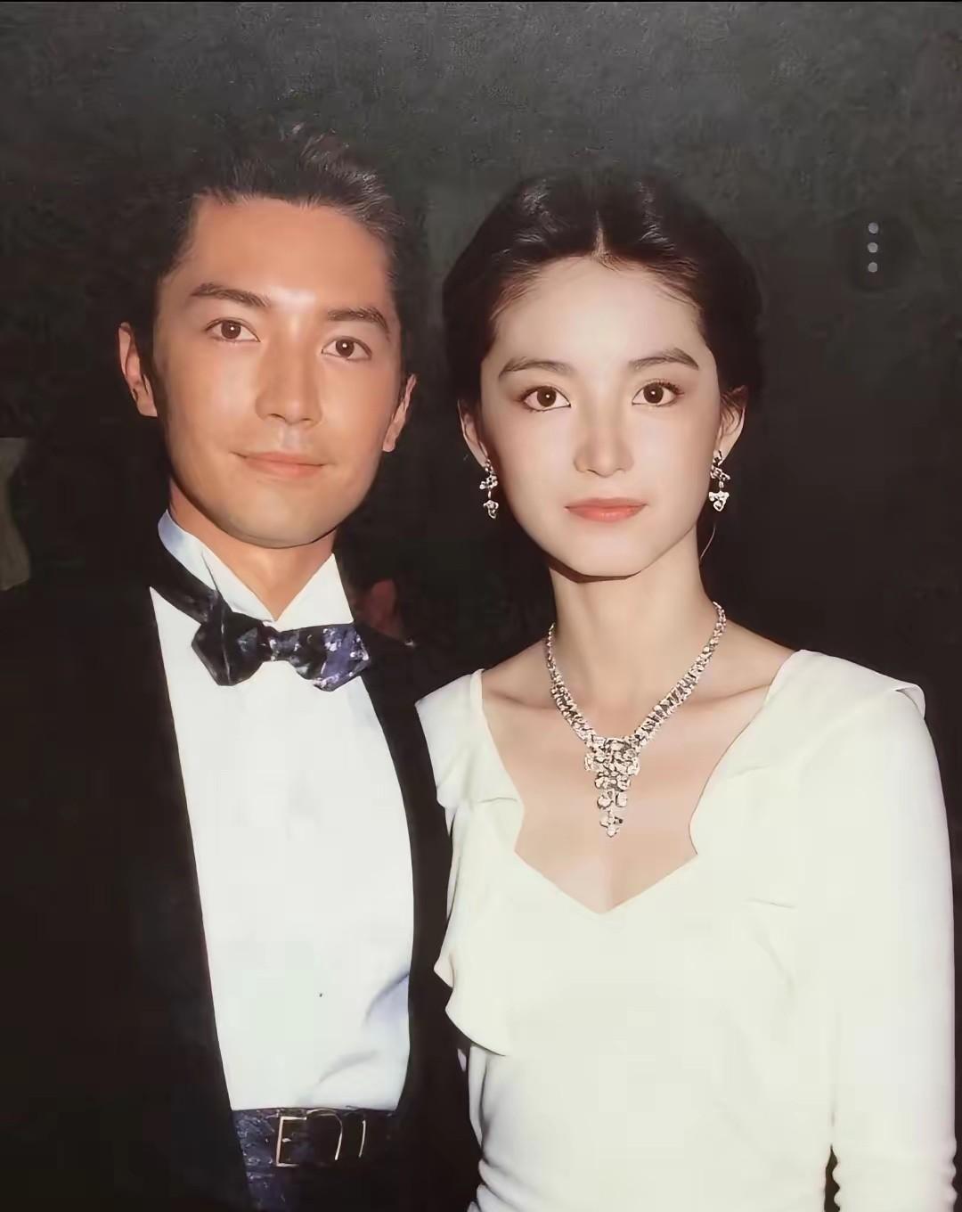 尊龙和林青霞，一个是男人中的极品，一个是女人中的极品，一个是男人中的绝色，一个是