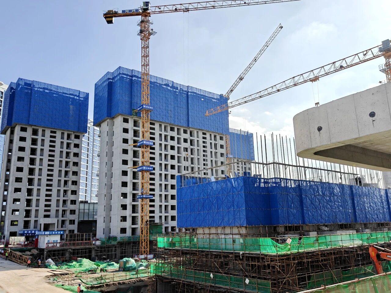 快讯！日前，西安经开区翰林府项目5 楼 主体结构正式封顶，标志着该项目取得重要的