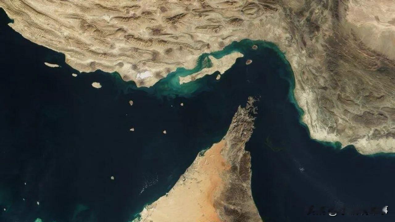 昨天，一艘悬挂美国国旗“斯特纳·因佩里塔夫号”油轮（Stena Imperati