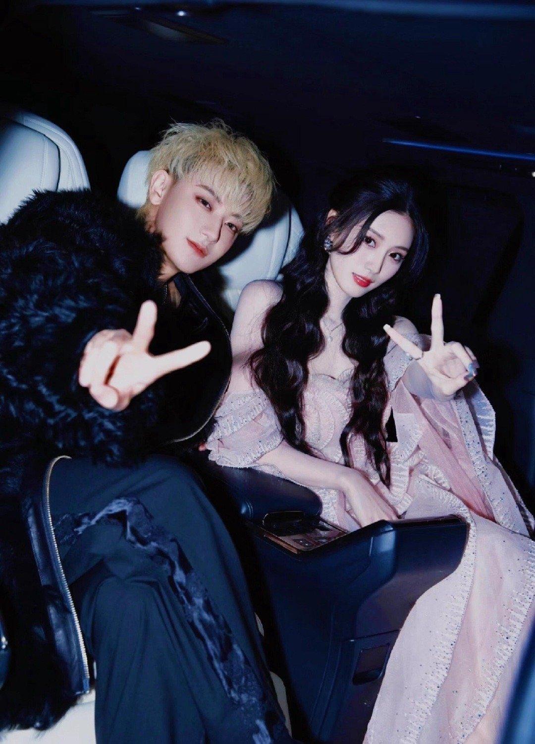 黄子韬给邵子恒徐艺洋拉了个群热心群主黄子韬上线，在线牵线互动，娱乐圈显眼包实锤～