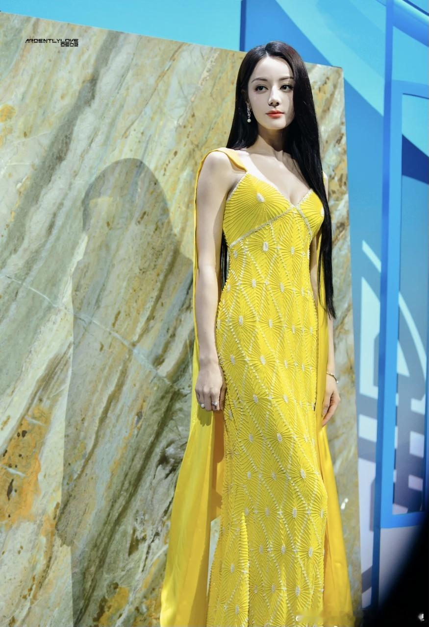 #迪丽热巴生图硬控我# 她的生图就是最强硬控武器，让我拜倒在她的石榴裙下！ ​​