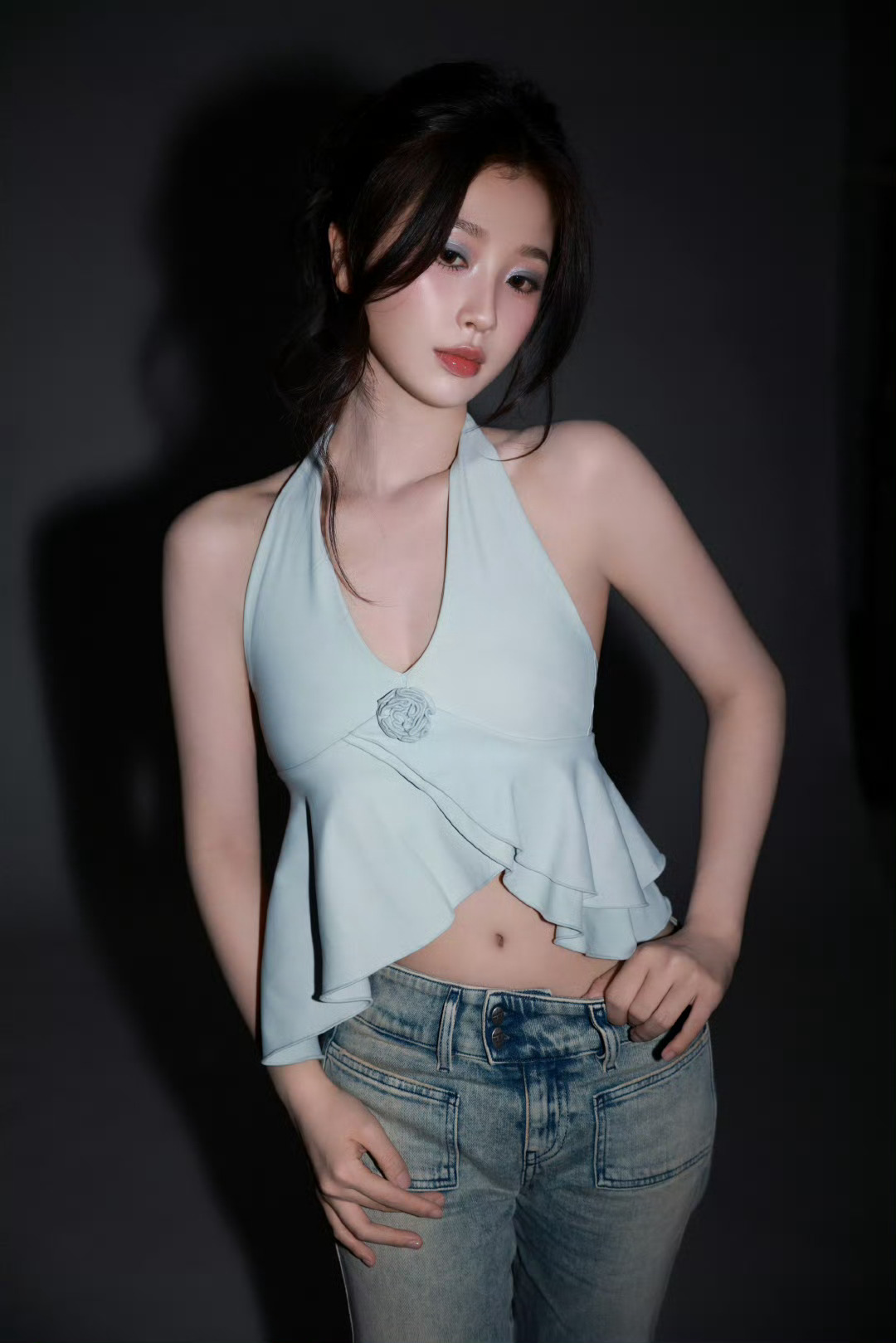 虞书欣回到千禧年的夏天虞书欣复古蓝调好美啊欣欣老婆 ​​​