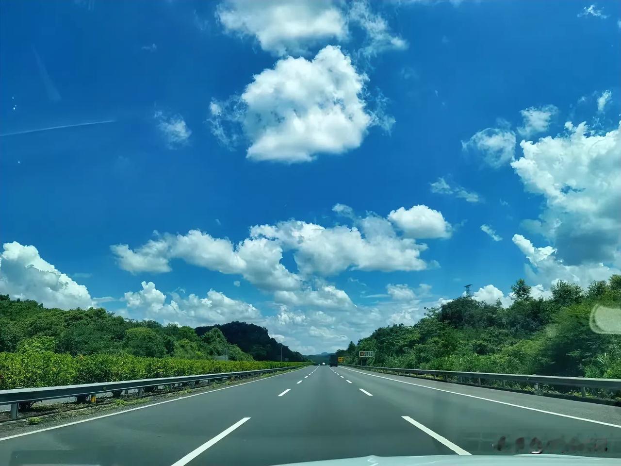 #寻找热爱表达的你#
孙猴子扇了火焰山了吗？最近的高温天气居高不下，这么热的天，