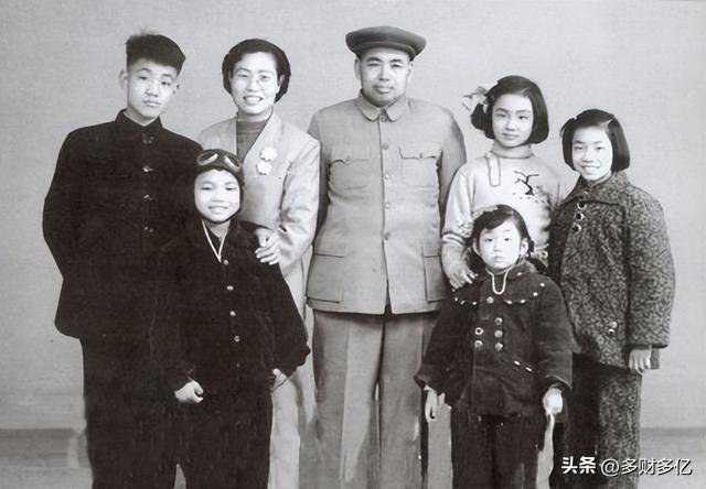 1985年，许世友上将刚下葬，夫人田普就带着行李去了北京，拒绝亲儿子的五星级照顾