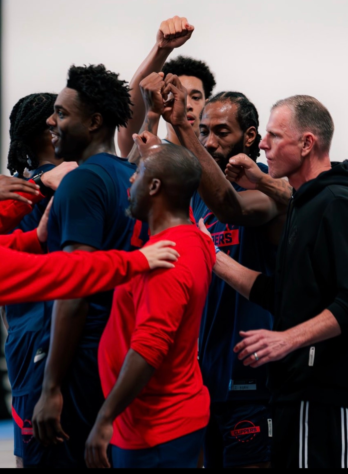 伦纳德参加了今日训练 