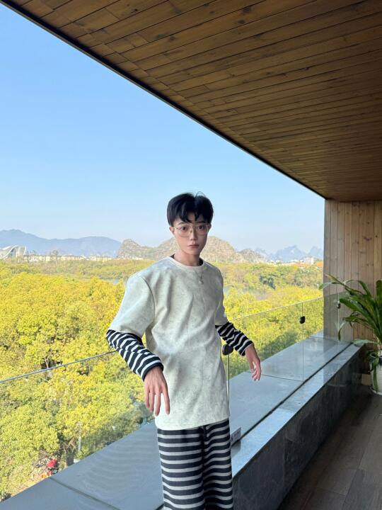 春季穿搭｜白色长袖条纹T恤👔