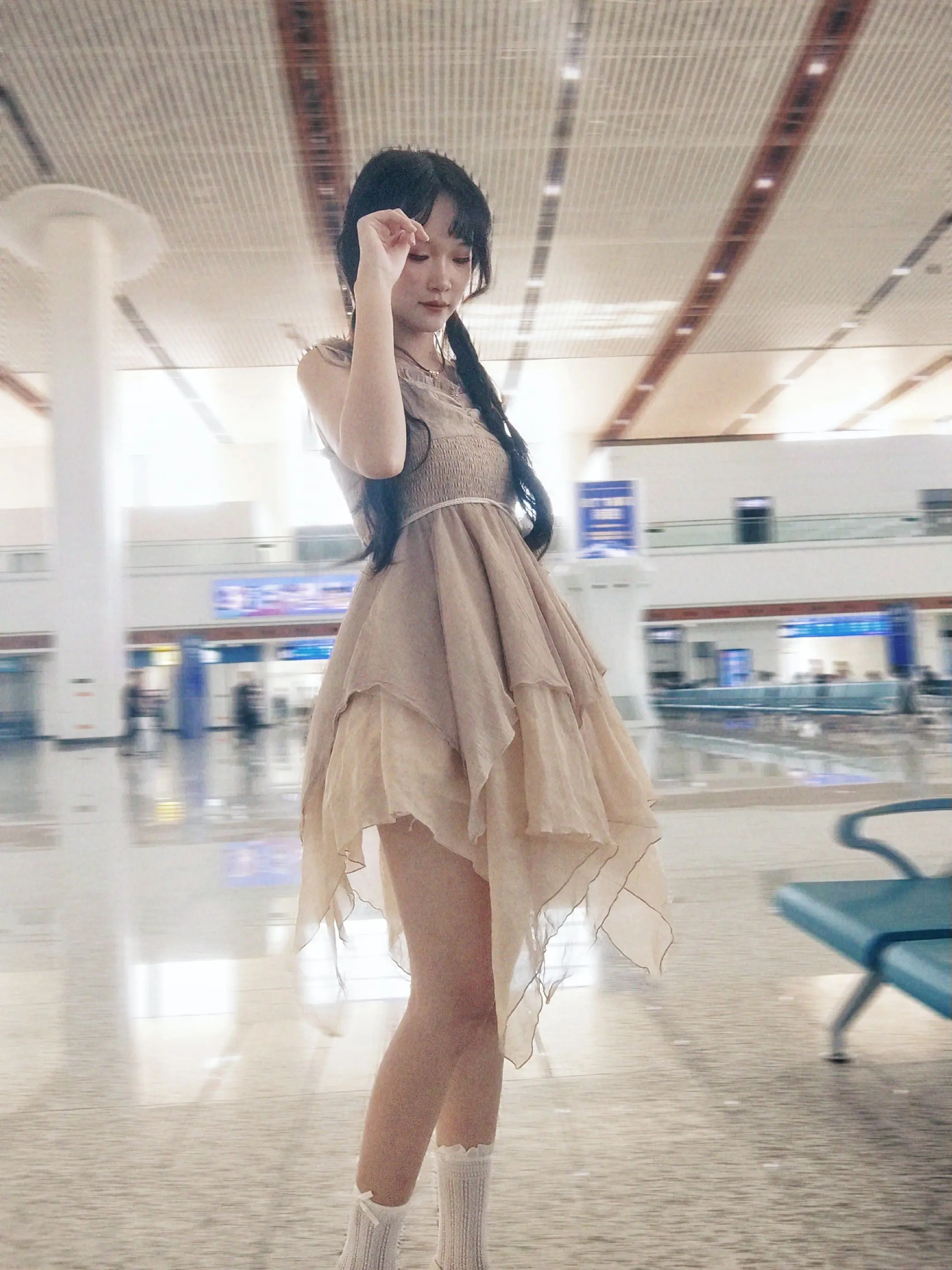 一点不御姐。