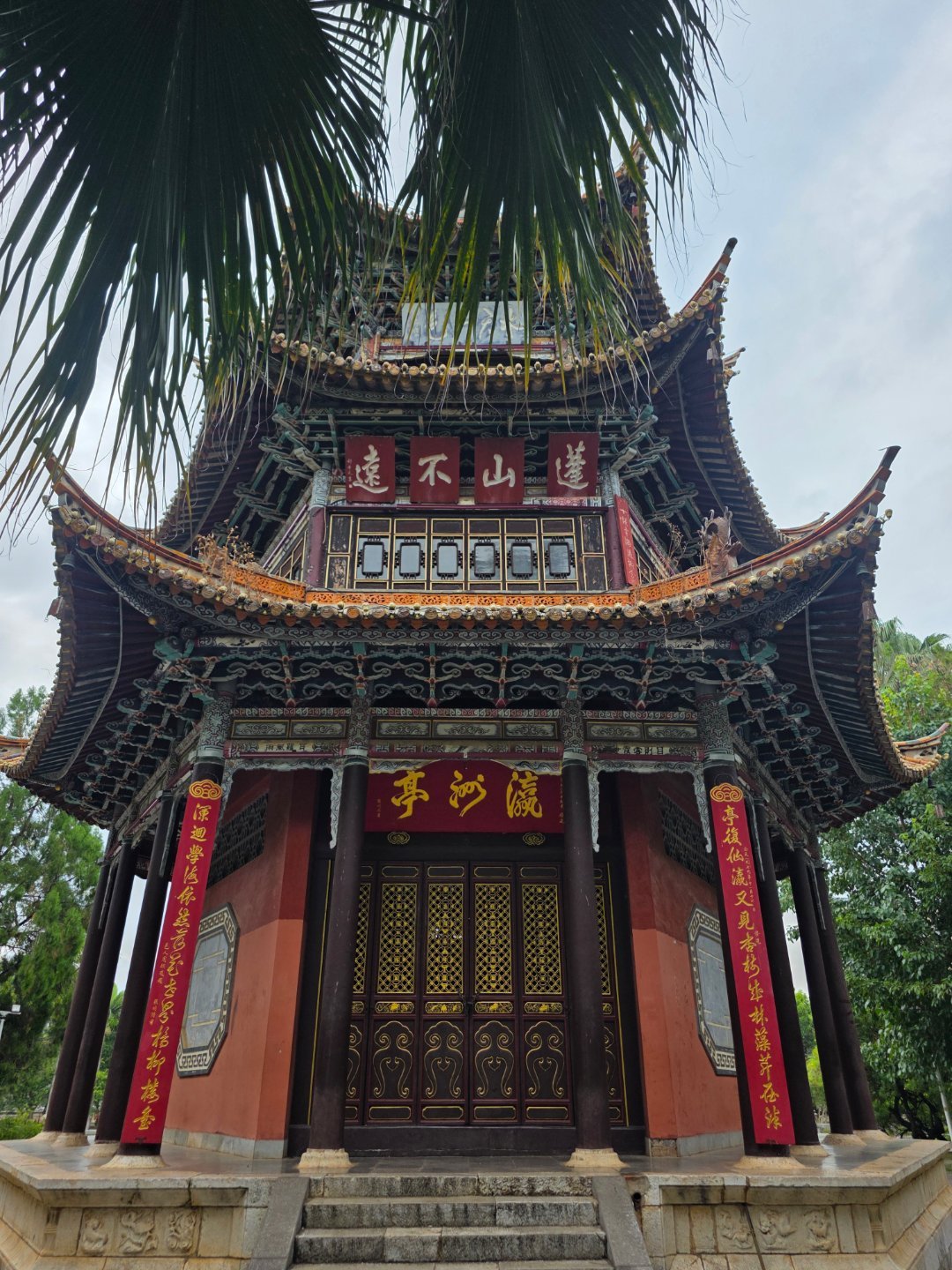 蒙自，过桥米线的发源地，花3H逛完图示中的景点，再吃顿哈尼族美食，撤退！云南旅游
