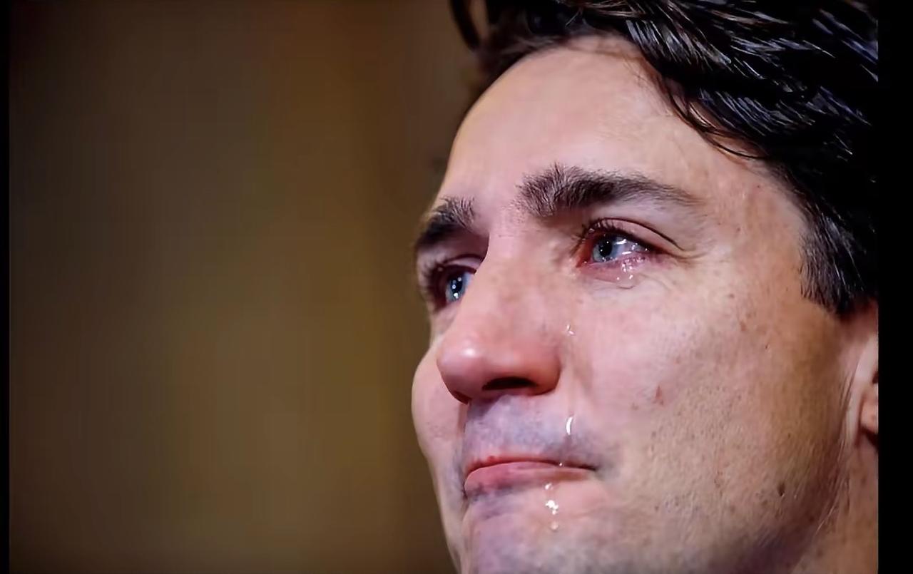 看看吧！这就是西方政客的嘴脸。前加拿大总理特鲁多在一场公开采访中，面对数百位观众