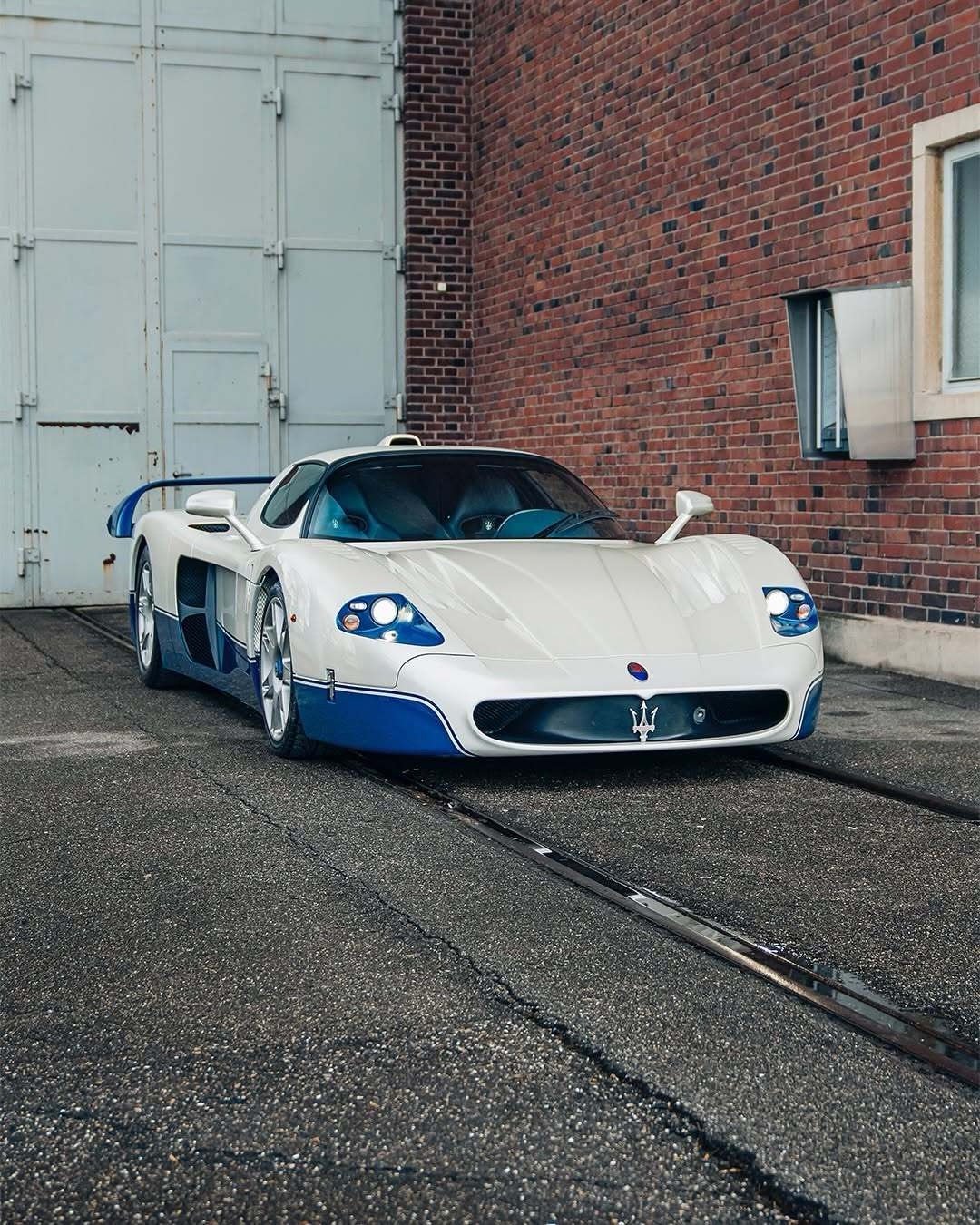 世纪之作丨玛莎拉蒂MC12 🏁2004年横空出世的MC12不仅是公路猛兽，更是