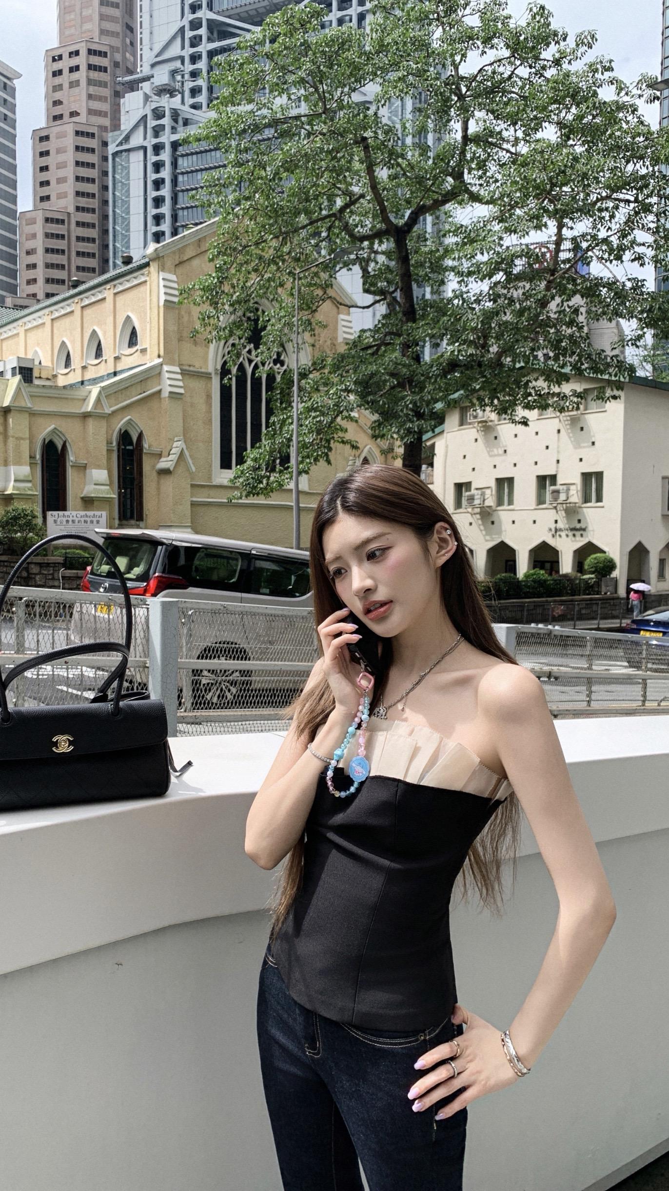 穿什么衣服 做什么事 从来都是取悦自己。