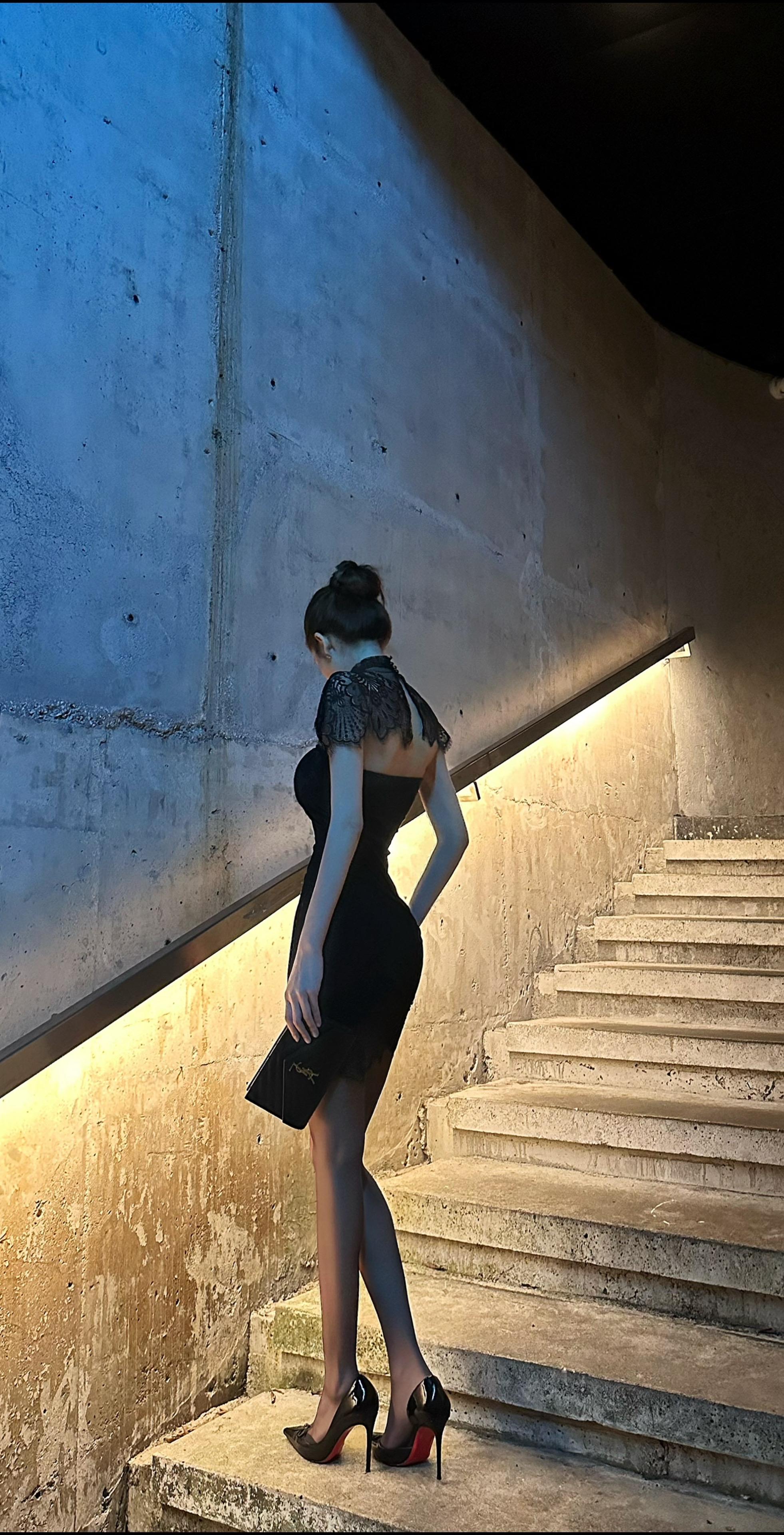 一切的 爱 恨 都在自寻烦恼