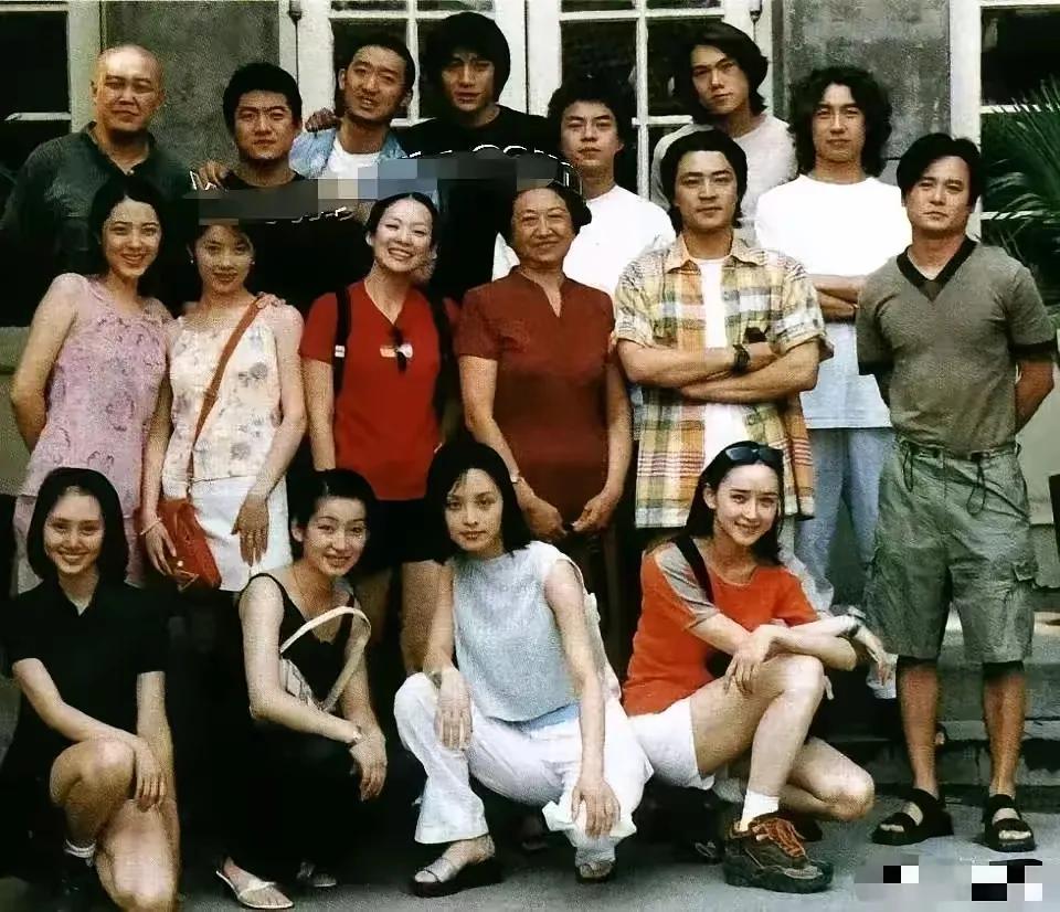 这些有名的老电影明星都在里面了，大家仔细看吧，看看你能认出几个？