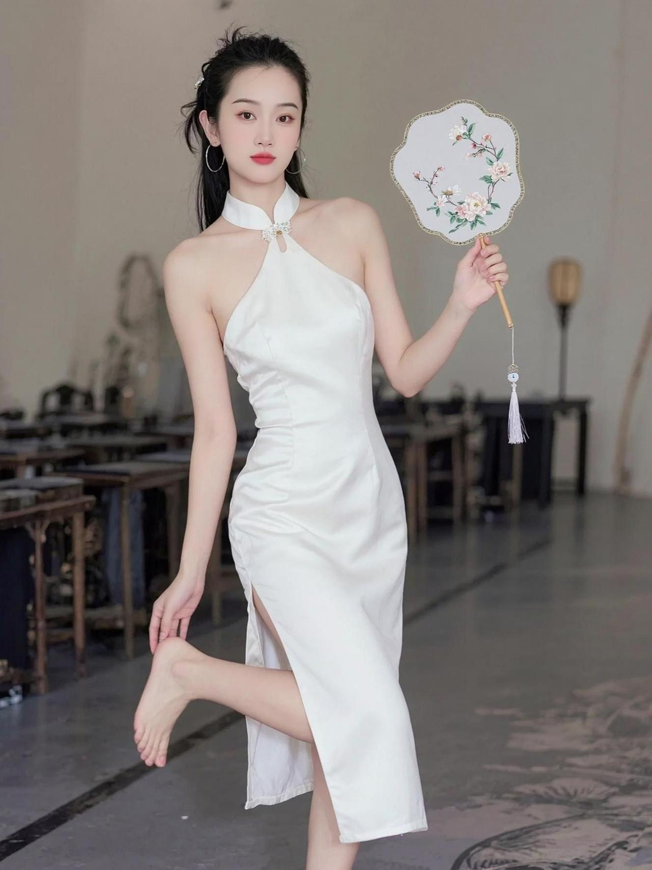 AI典雅旗袍写真  好看的小姐姐  喜欢就关注我吧 关注看后续视频 抖音ai创作