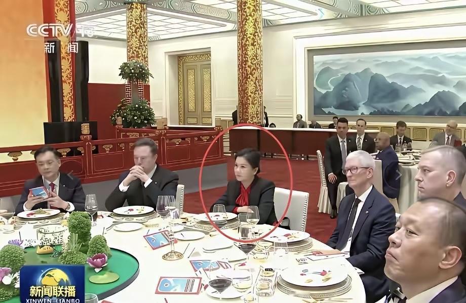 特朗普对中国特别重视，带来的都是全球顶级企业家，而中国政府安排的对接企业家也非常