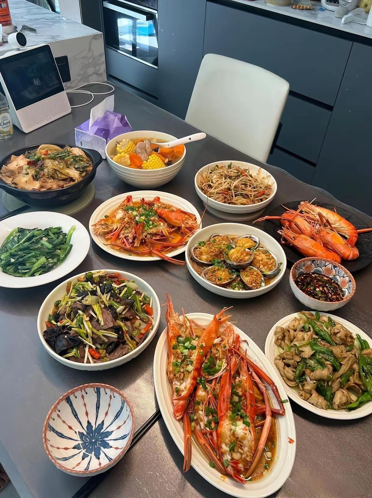 这顿菜在浙江农村，至少要100元吧