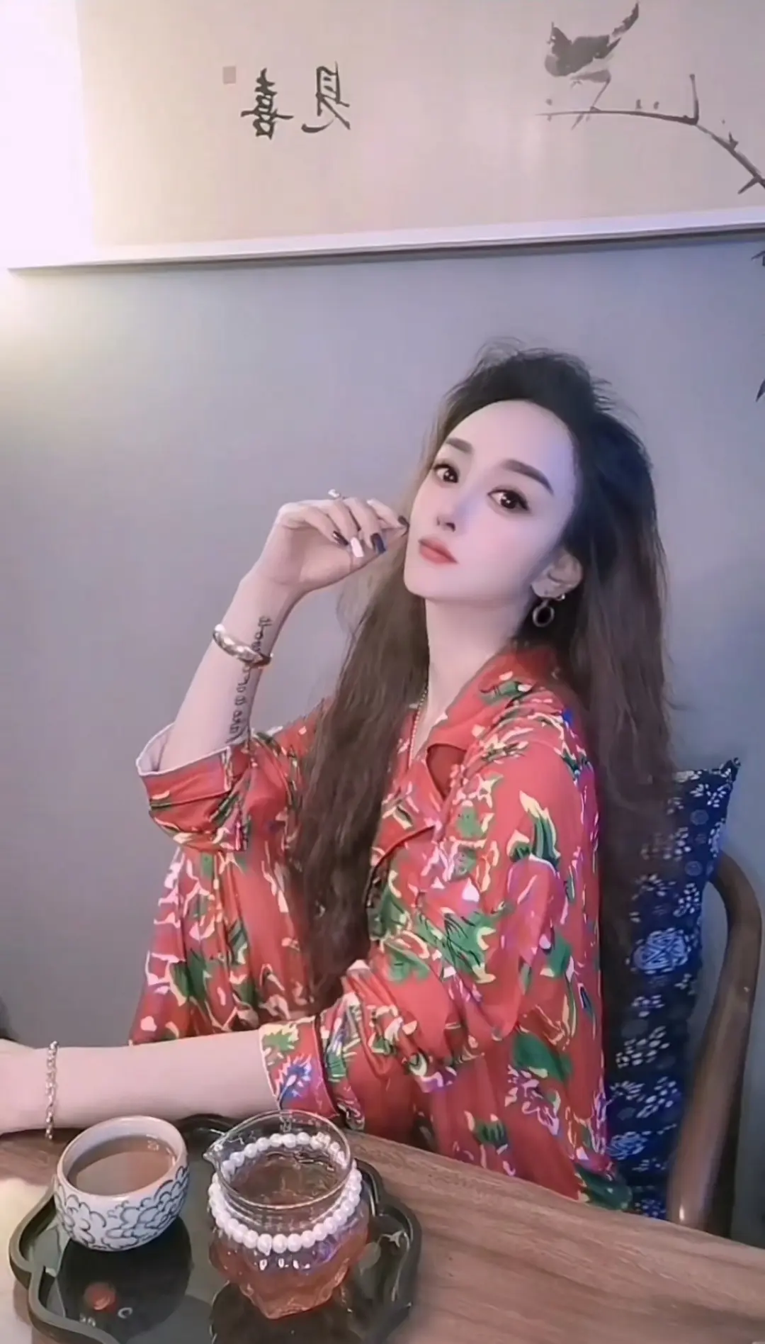 你会发现善良的人不喜欢斗，大气的人不喜欢争，低调的人不喜欢比，聪明的人...