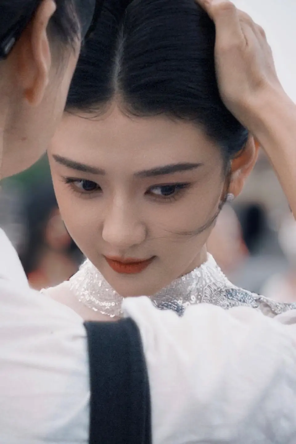 梁洁。