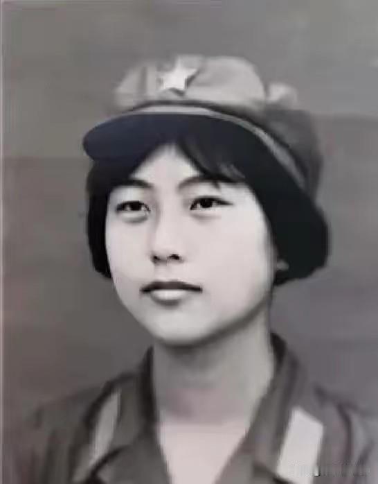 1982年空中惊魂！700米高空两机相撞，全员昏迷，女机长逆天操作救下整机组
 