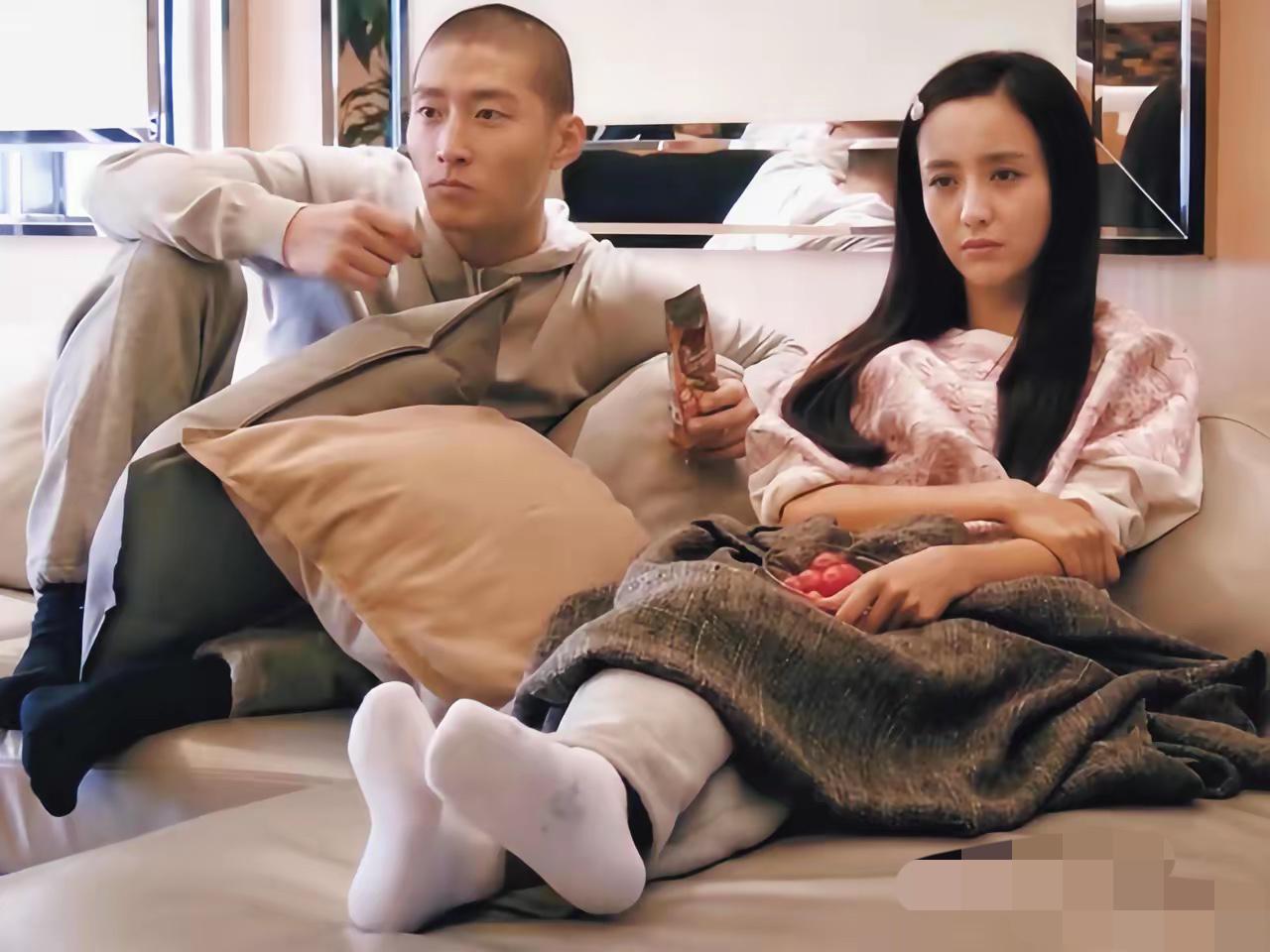 佟丽娅太漂亮了，旁边男生是谁？