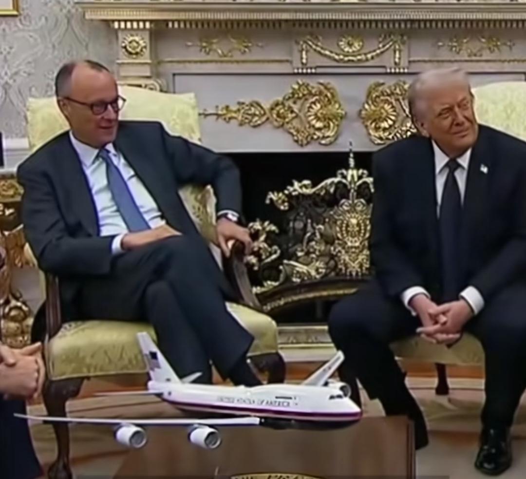 美伊大战还在继续，欧洲这边也掀起了一场"大战"。
     之前，美国总统特朗普