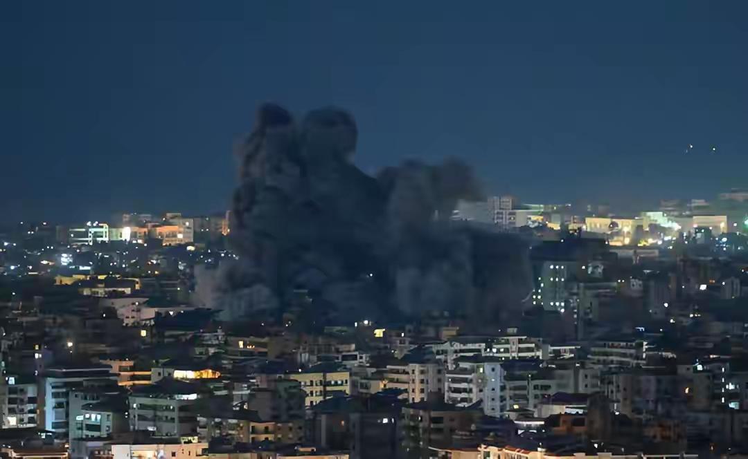 中东这潭水是越搅越浑了。美以最初那算盘打得响，想靠一波闪电战废掉伊朗的核心能力，