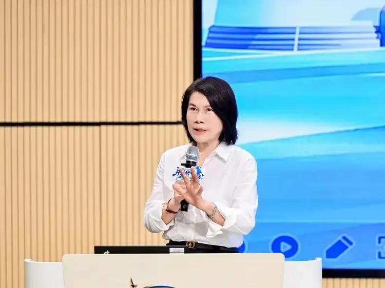 制造业大佬们，为何越来越喜欢办学？

董明珠亲任校长，陈行甲任荣誉校长的格力技工