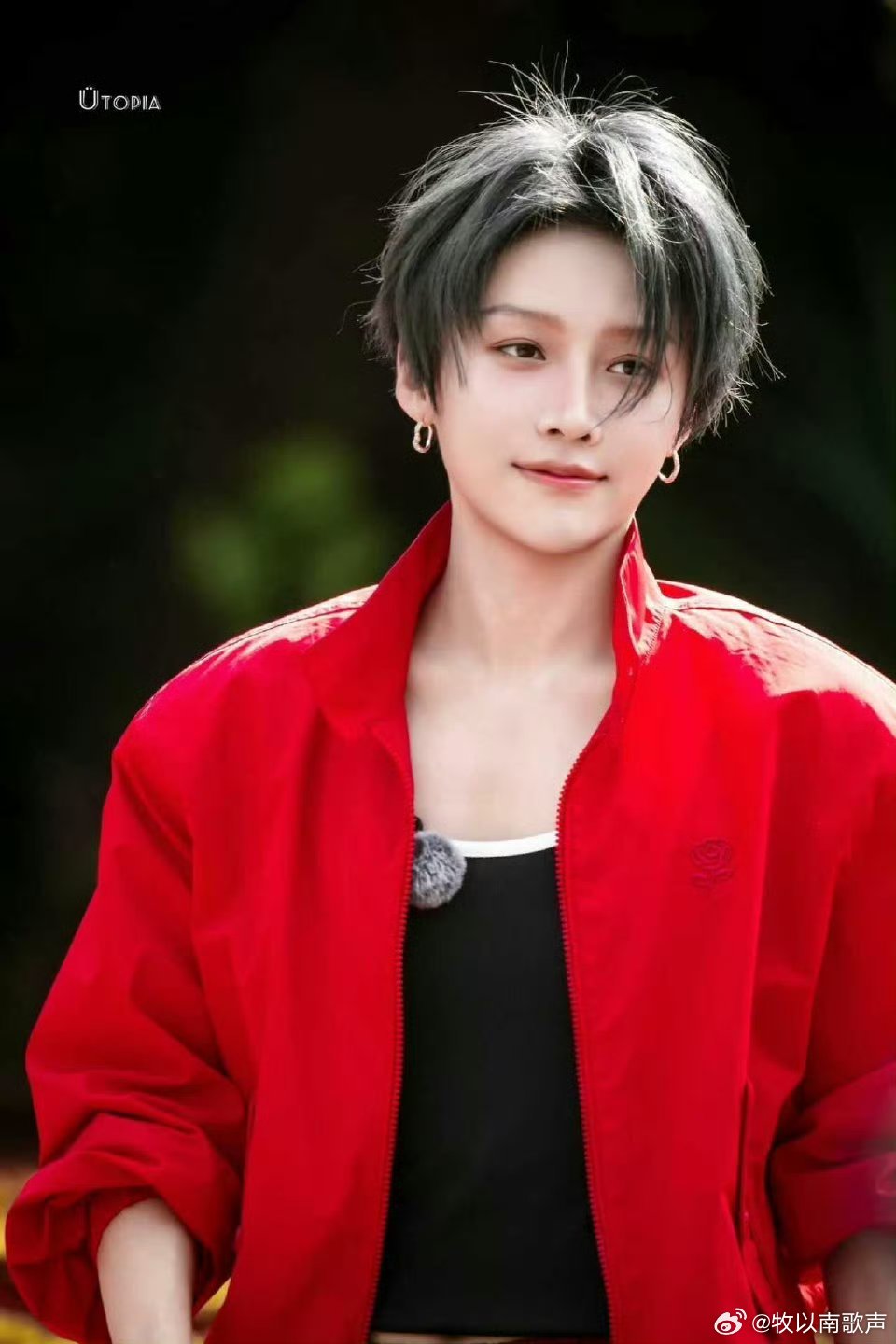 刘雨昕和学院风的适配度 从女团学院风到现在 她总能把风格消化得很好，刘雨昕的学院