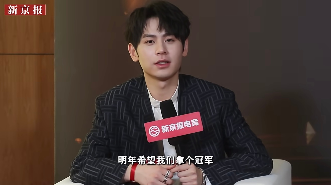 前路皆坦荡山海亦无畏 🍑 电竞夏日营业中压力从不会消失，但足够努力，拦路石终会