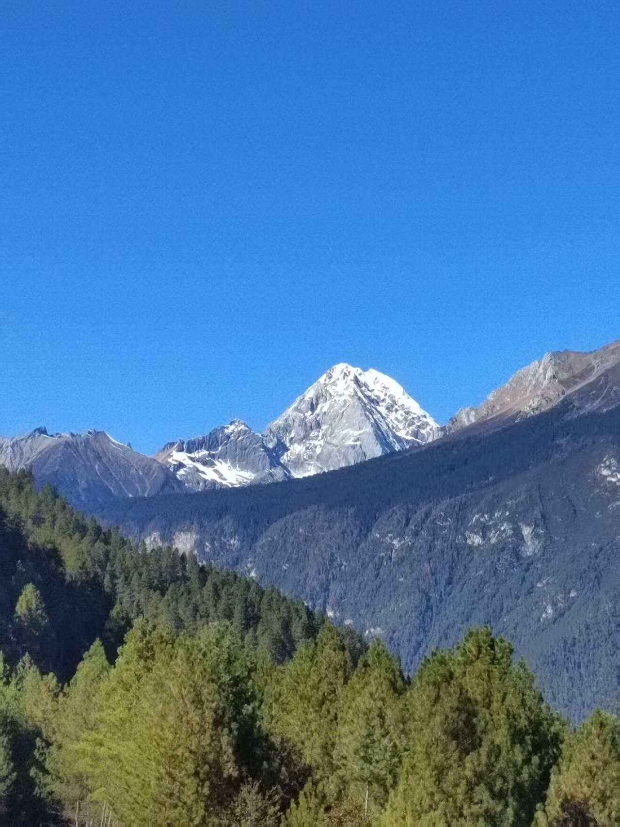 赚到钱之后，你会发现，钱解决不了所有问题。

但它能解决一个东西——历史问题。