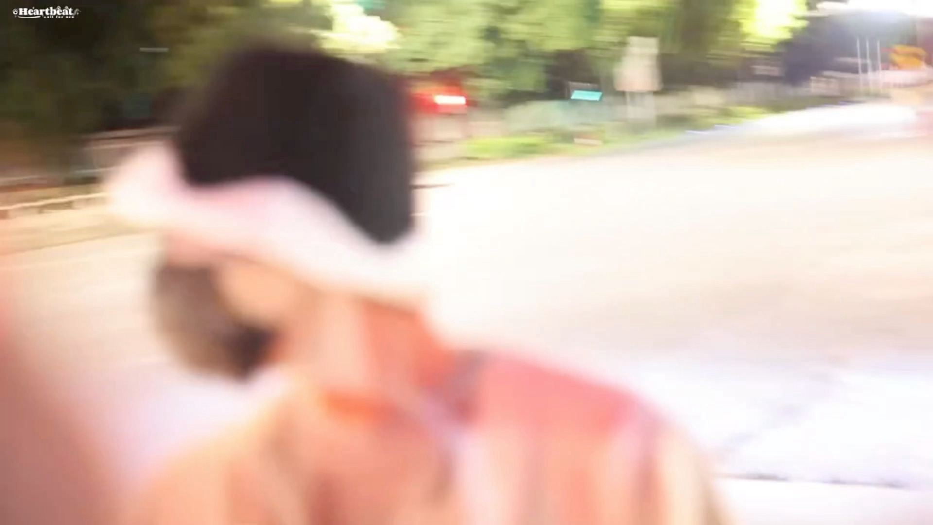 虽然没听清楚问题但是隐约感觉小猕猴桃又要讲土味情话，于是身体先一步做出了打寒颤被
