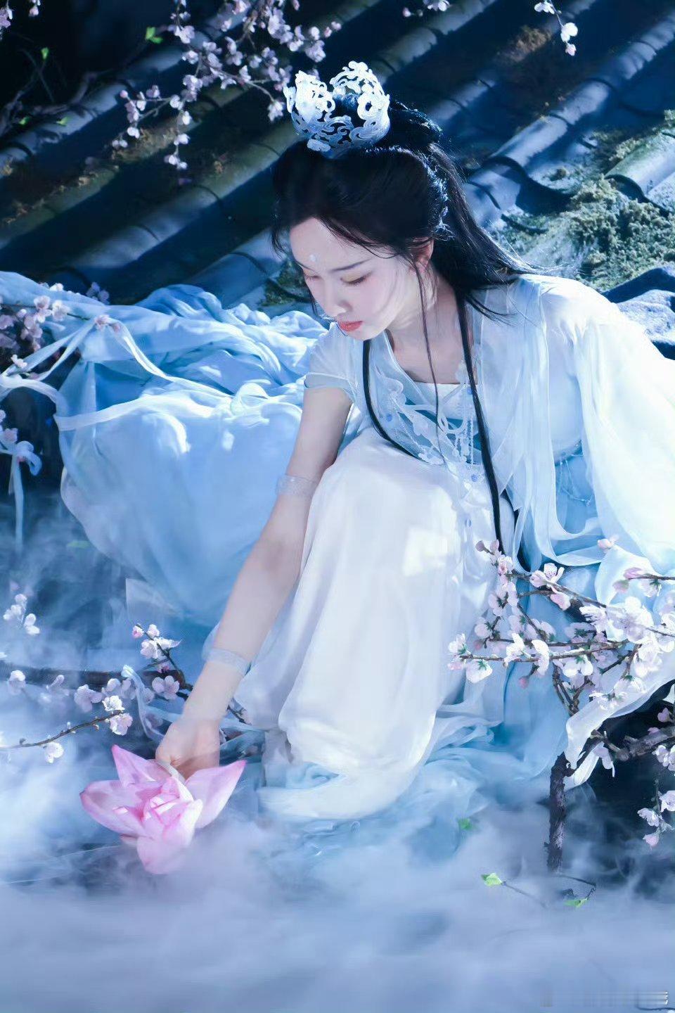 观音面嫦娥身……啊啊啊妈妈我看到神女了陈都灵玉面观音写真真的好惊艳 ​​​