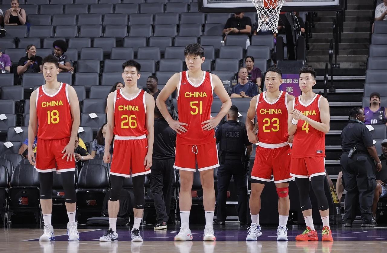 脸不要了！中国男篮55-94火箭（内部教学赛），一战竟然让我产生三大感概

1、