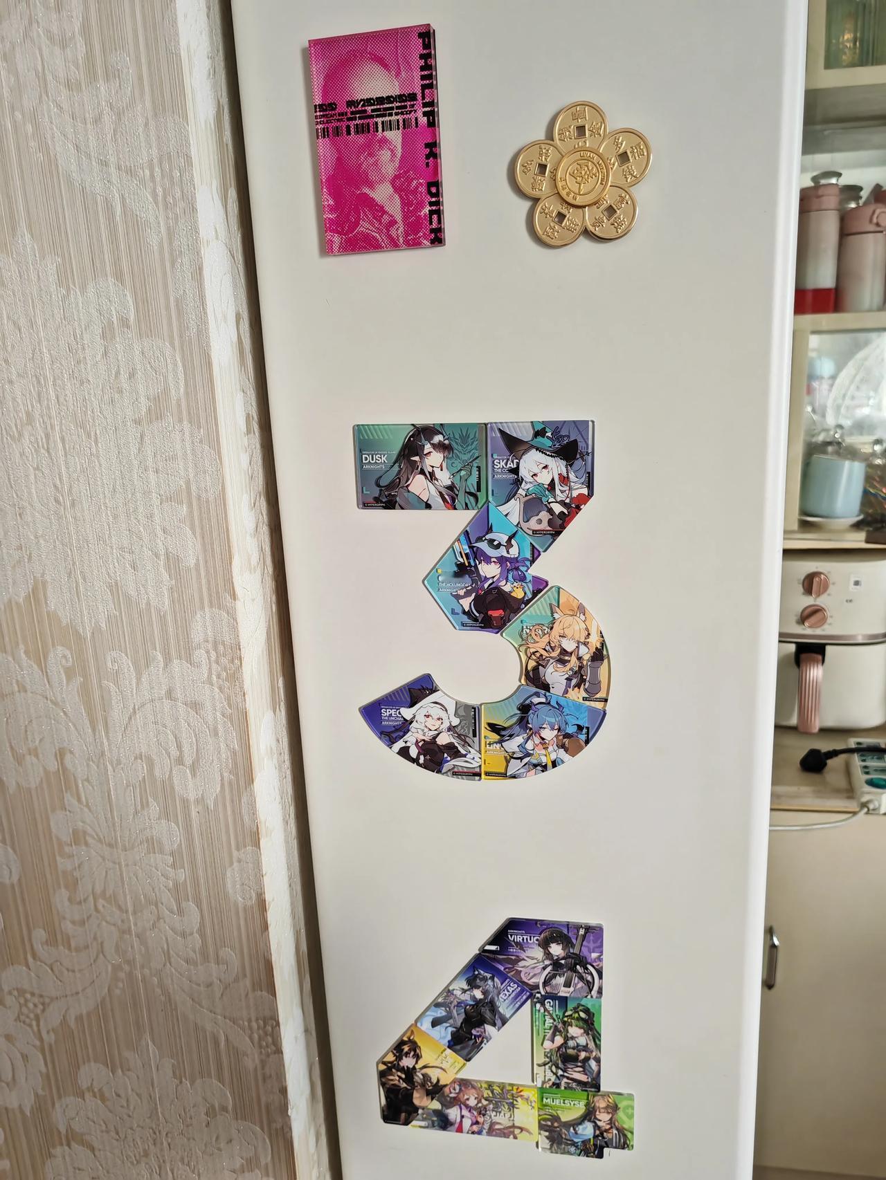 冬日生活打卡季女儿的小玩意，还挺好看的。难得这么大的人还有颗童心，也许这就是她解