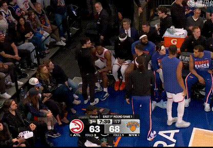 OG阿奴诺比脚踝扭伤，目前继续坚持比赛老鹰vs尼克斯