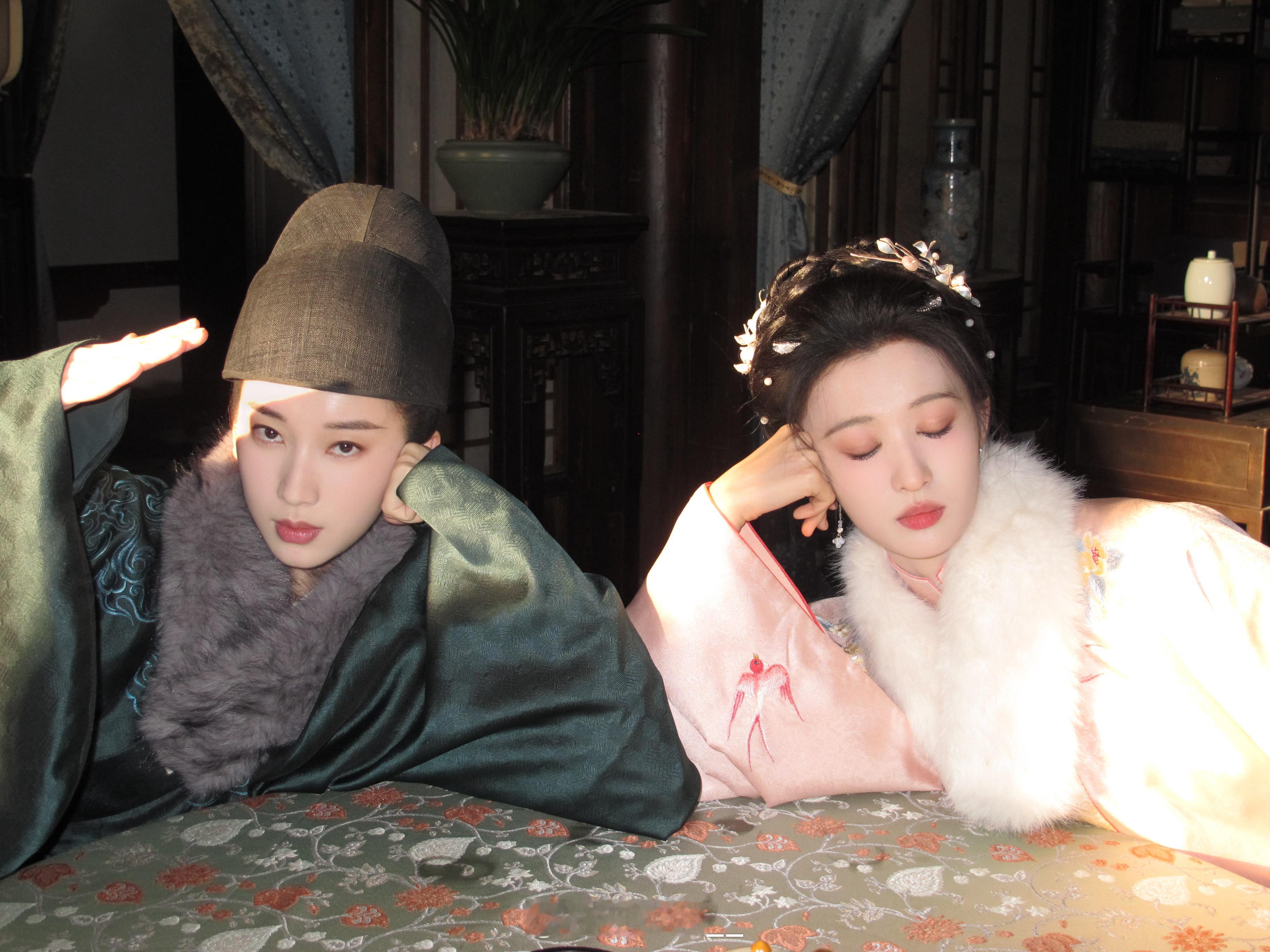 一个好冷面一个好娇俏，王楚然你真的不接一部双女主么 