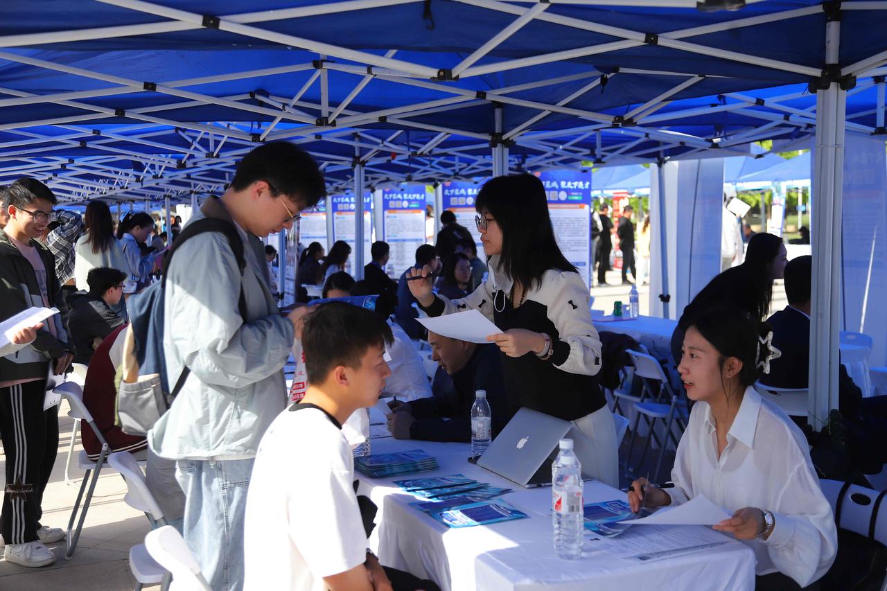 2025年西安市高校巡回系列招聘会
西安电子科技大学站（重点民营企业专场）
圆满