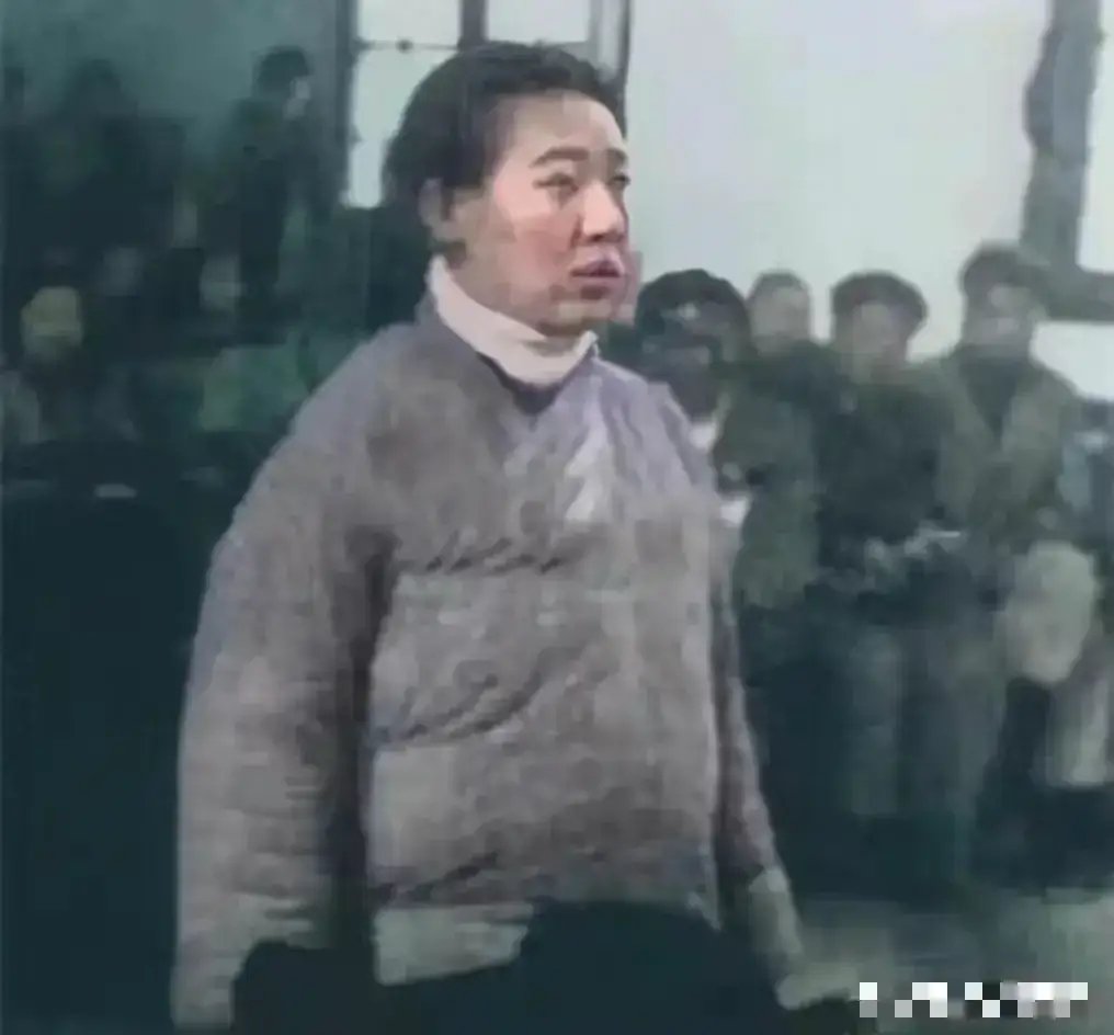 1947 年川岛芳子庭审留影，神情落魄，次年依法被执行枪决 