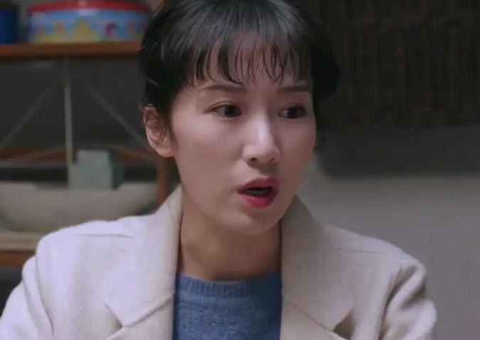 《都挺好》：朱丽最后把戒指搁下转身出门，不是她没感情了，是她总算整明白了——这家
