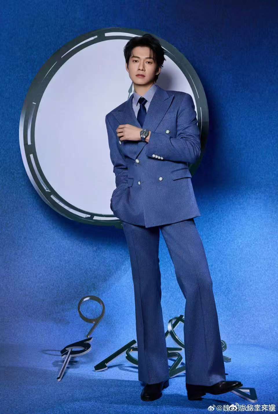 魏大勋精密轨迹魏大勋蓝西装look魏大勋精密轨迹，好帅啊，