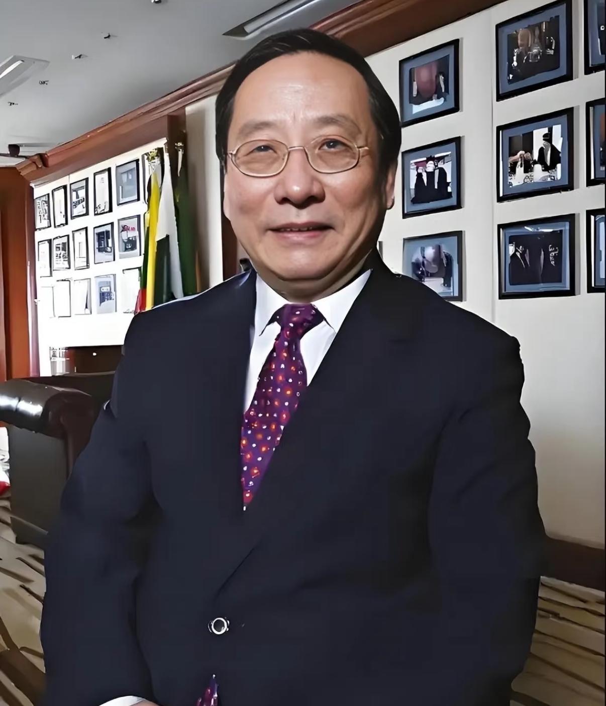 高志凯教授那句“别光盯着航母，先盯自己人”说完没多久，现实就给了回声。
12月2