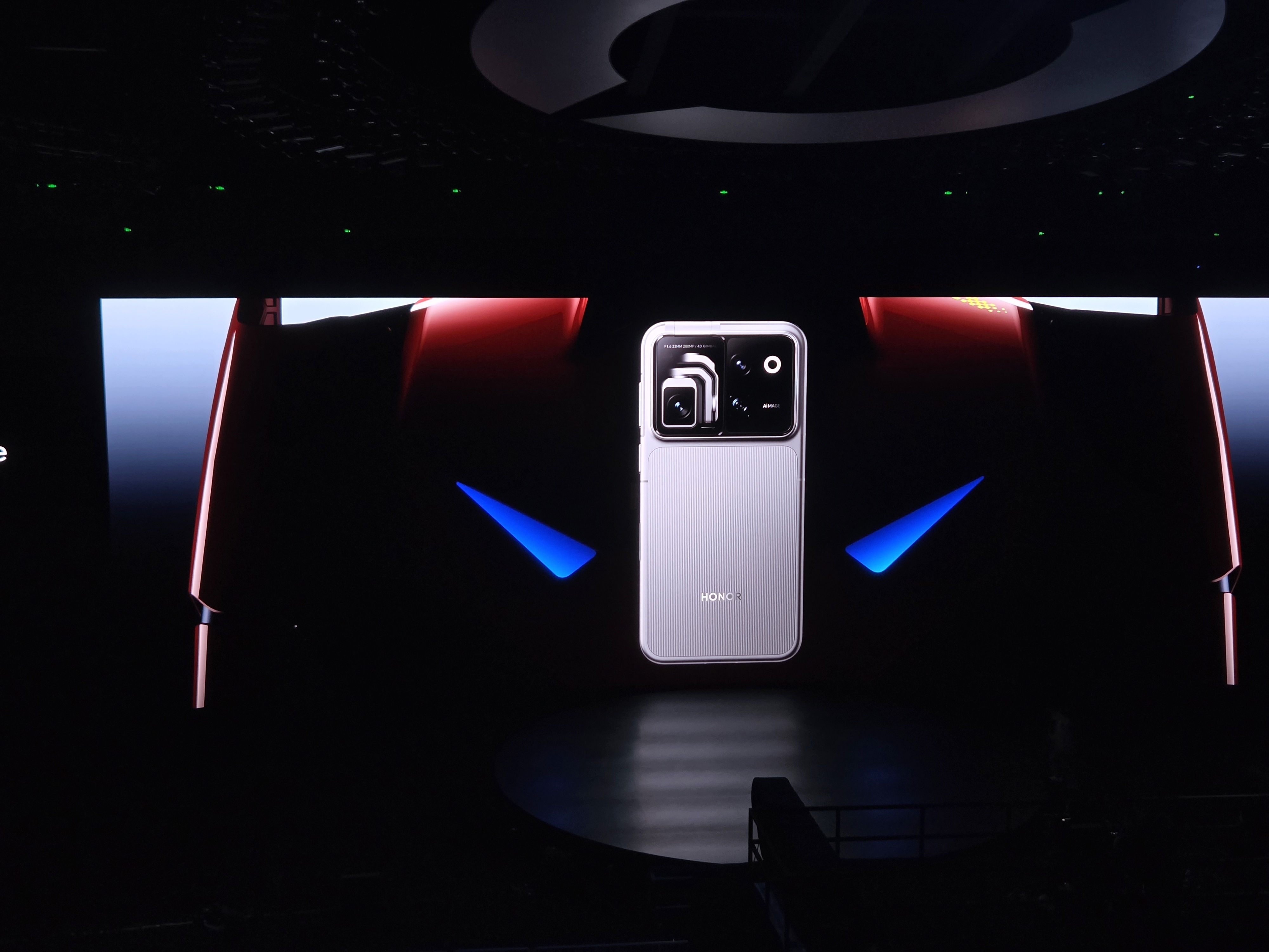 荣耀Robot Phone这次荣耀Robot Phone给我的感觉，确实不是单纯