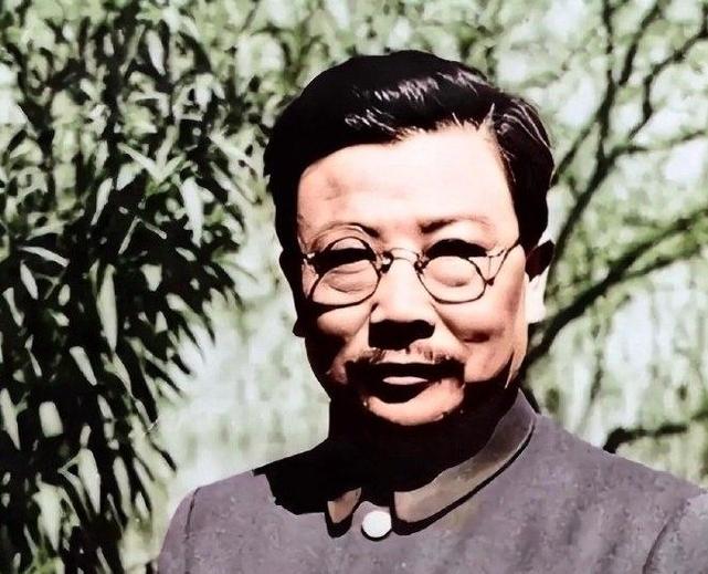 1957年，李克农吃完午餐后，自感头昏，便想出去透透空气，刚迈出门槛，便觉得天旋