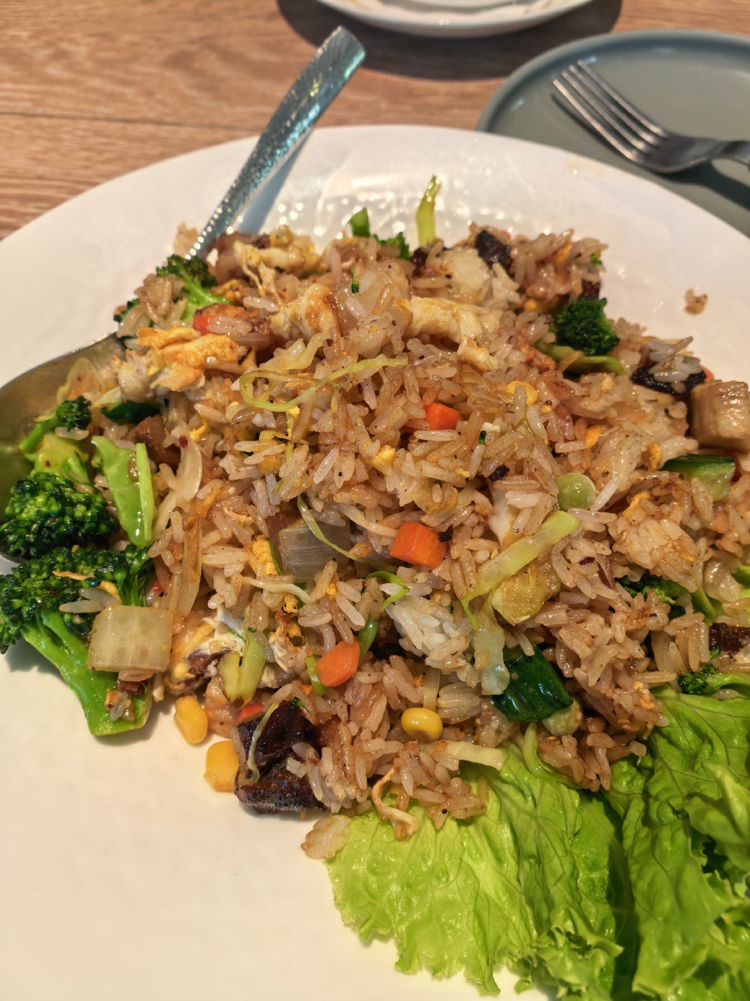 难得有周五的感觉我记得10年前的时候，汽车行业氛围就大概是这种的 