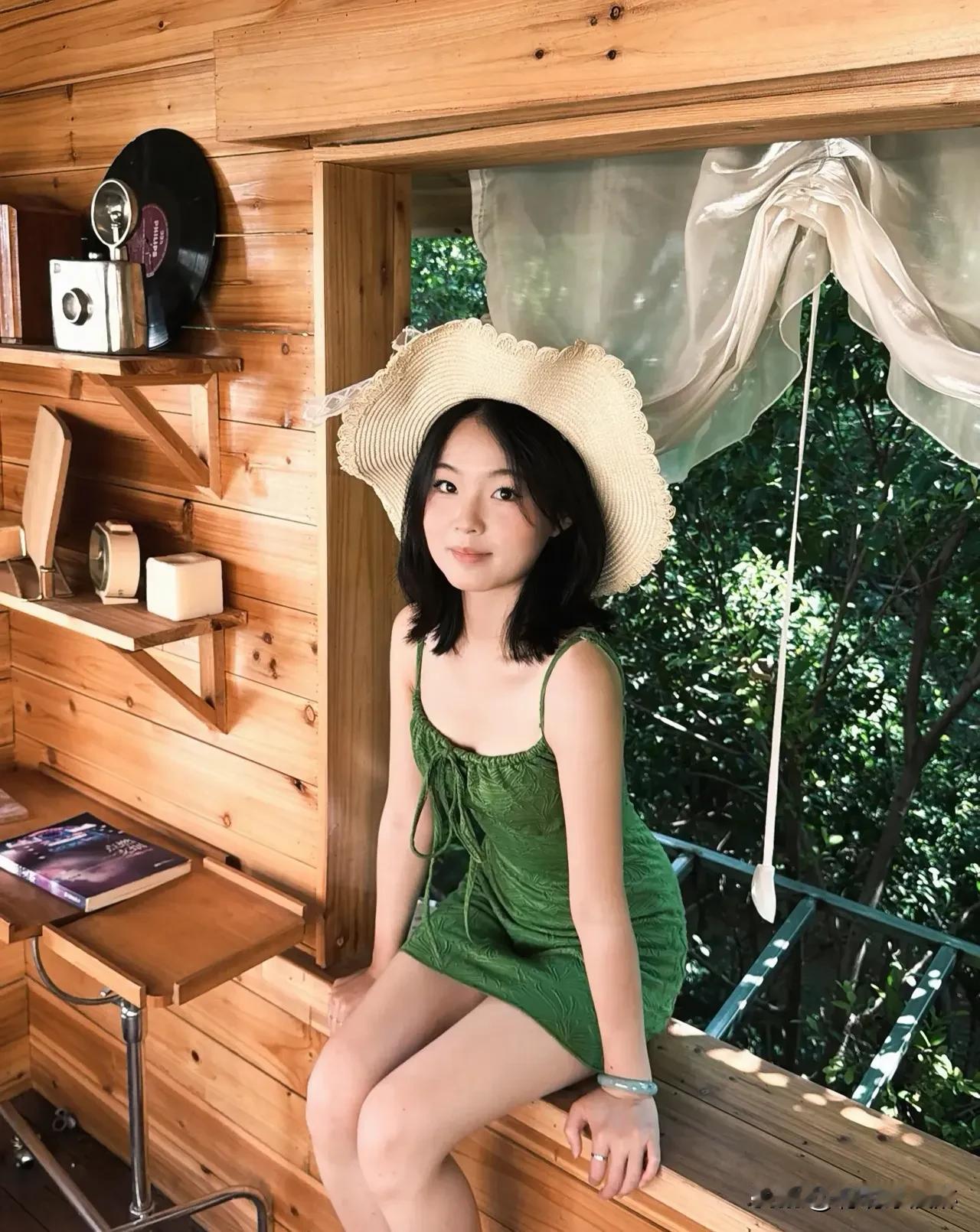 少女梦，藏在心底的粉色泡泡 
每个瞬间都藏着少女的小心思，  
是清晨的阳光，是