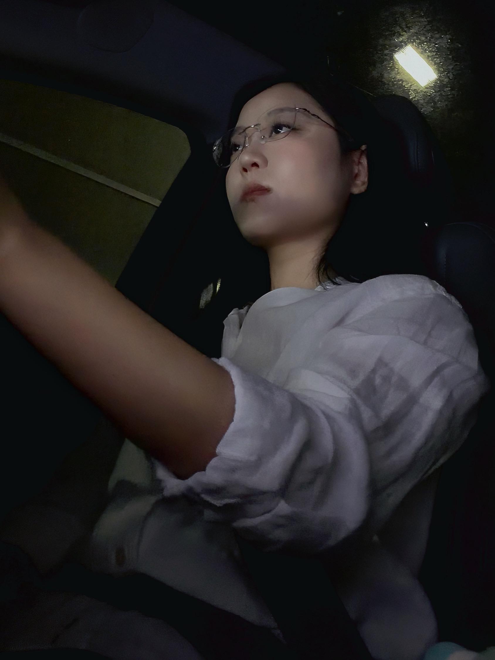 不必去找听得懂你的人 不必自怜。不必等别人有时间  想去的店 想吃的东...
