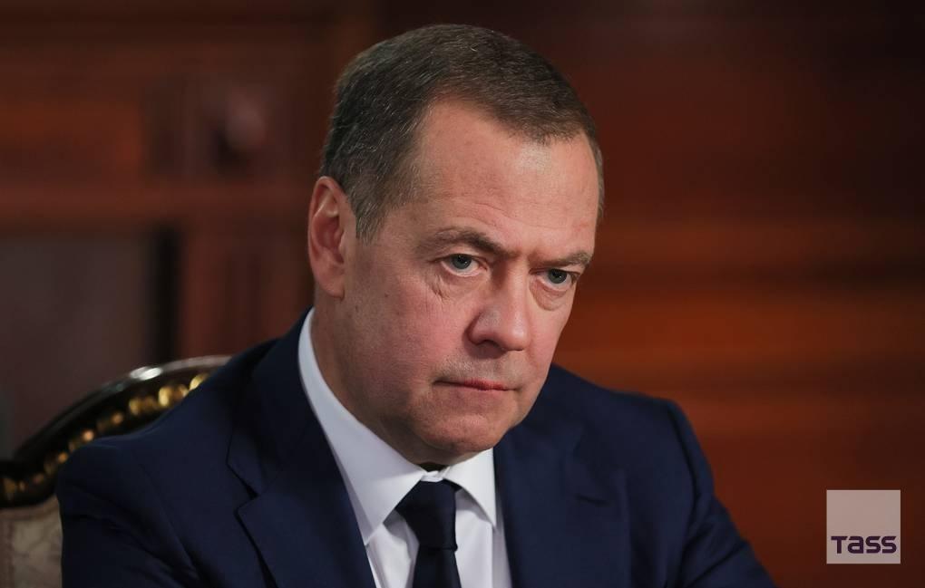 突发新闻——德米特里·梅德韦杰夫称，“如果伦敦和巴黎向基辅提供核能力，那么对乌克