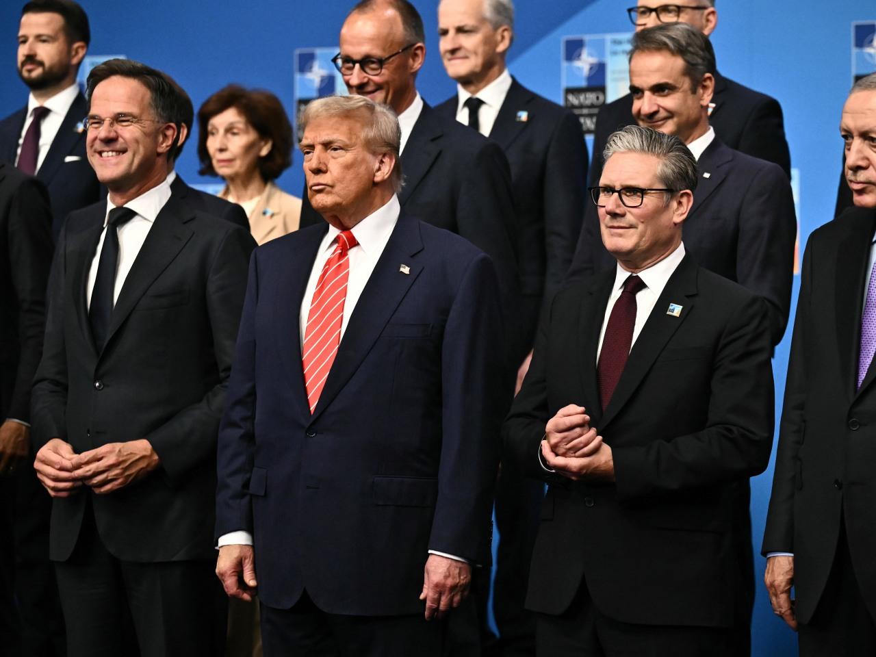 特朗普又来搞事情！
北约分为好孩子和坏孩子
这哪是盟友，分明是“提款机”和“工具